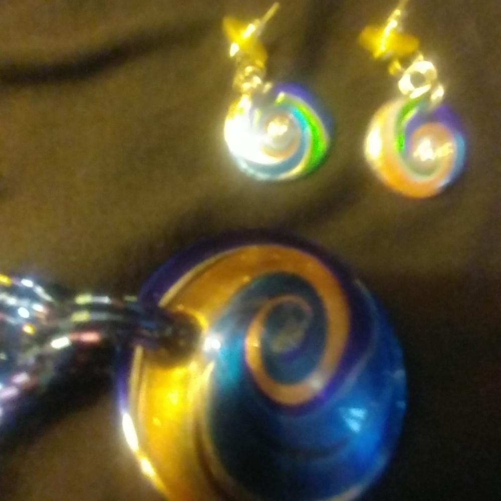 Jewelry - Picture 2 of 2